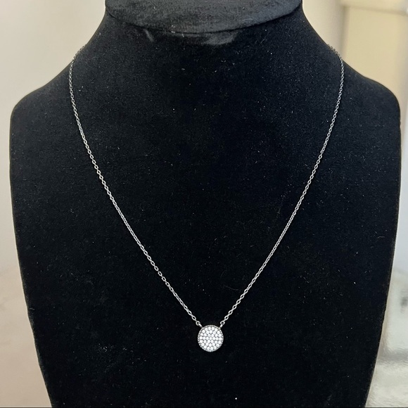 BLACK AND SILVER•CIRCLE DIAMOND•NECKLACE - Picture 2 of 7